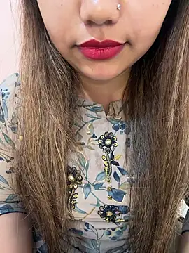 Snapshot of Miss_Rose__ chatting on May 18, 8:31 am Miss Rose online show from May 18, 8:31 am