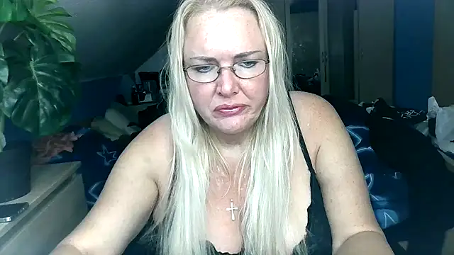 Sandy-Summer online show from October 20, 3:01 pm