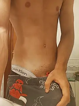 ruiiizz online show from June 21, 1:03 pm