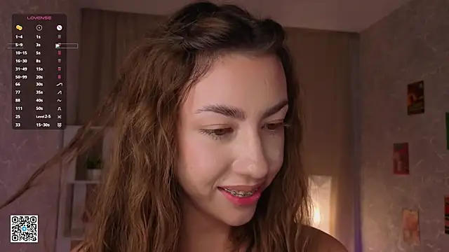 Snapshot of KeilaJeschon chatting on October 28, 5:00 am KeilaJeschon online show from October 28, 5:00 am