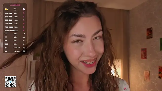 Snapshot of KeilaJeschon chatting on November 1, 4:14 am KeilaJeschon online show from November 1, 4:14 am