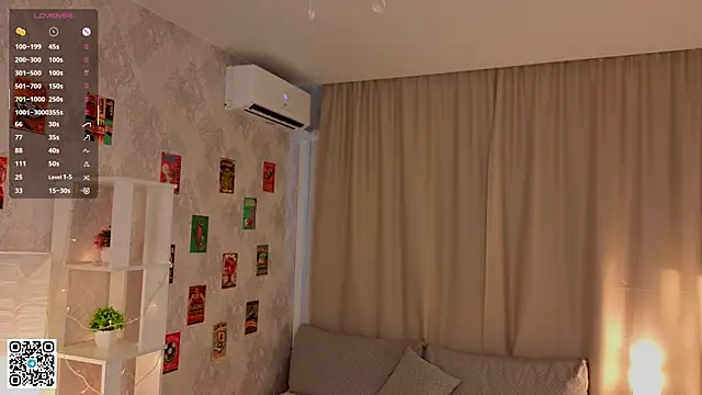 Snapshot of KeilaJeschon chatting on November 9, 4:44 am KeilaJeschon online show from November 9, 4:44 am