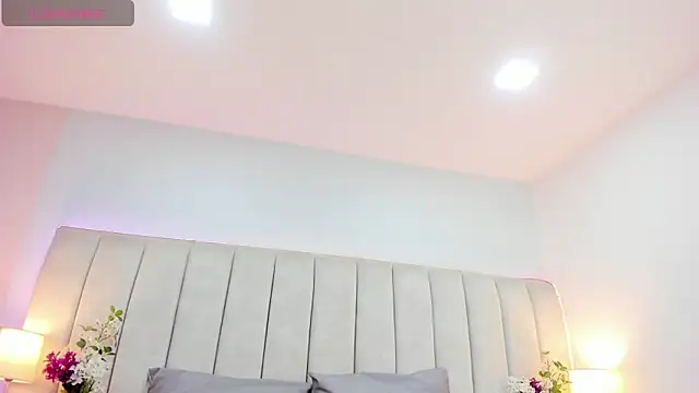 EllaaThorne online show from November 18, 7:51 pm