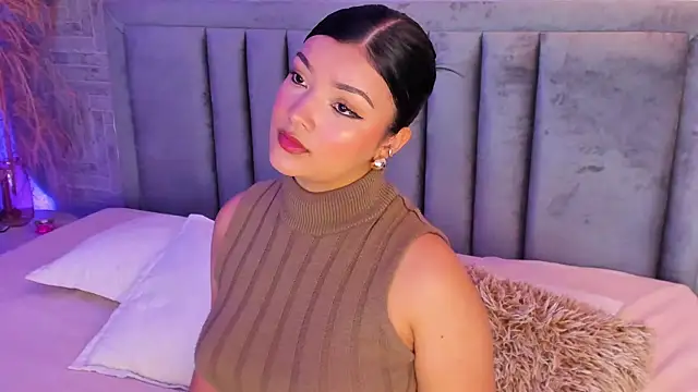 EmmaBlossom online show from October 6, 6:49 pm