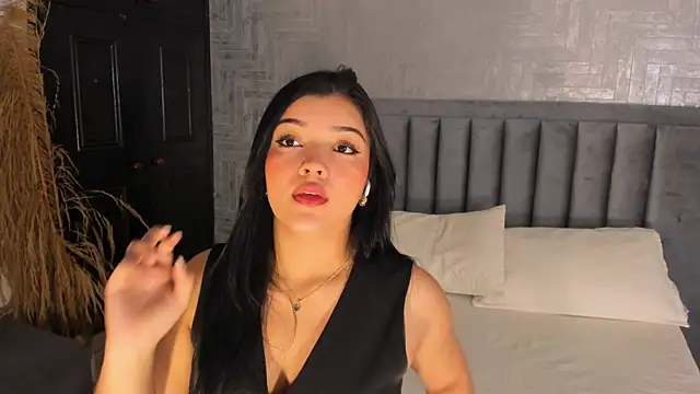 EmmaBlossom online show from April 4, 12:35 pm