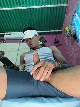 Snapshot of Pingasaboy20 chatting on June 17, 2:51 pm Pingasaboy20 online show from June 17, 2:51 pm