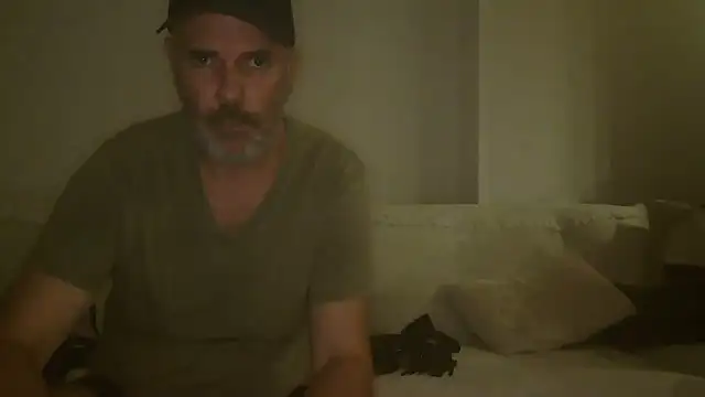 Snapshot of Young_Arab_and_Gay_Daddy chatting on October 13, 5:13 pm Young Arab and Gay Daddy online show from October 13, 5:13 pm