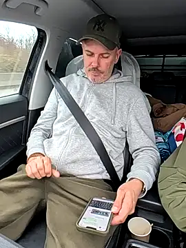 Snapshot of Young_Arab_and_Gay_Daddy chatting on November 15, 1:18 pm Young Arab and Gay Daddy online show from November 15, 1:18 pm