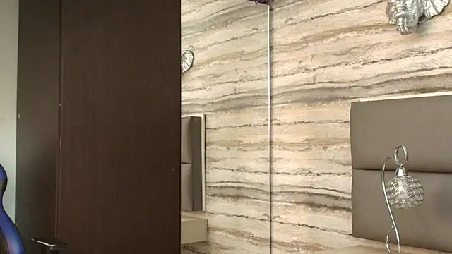 Lovers 21 online show from April 22, 4:04 am