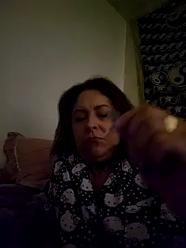 Snapshot of Queenbz1979 chatting on September 26, 8:18 am Queenbz1979 online show from September 26, 8:18 am