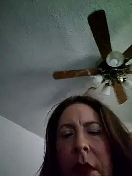 Snapshot of Queenbz1979 chatting on October 4, 8:51 pm Queenbz1979 online show from October 4, 8:51 pm