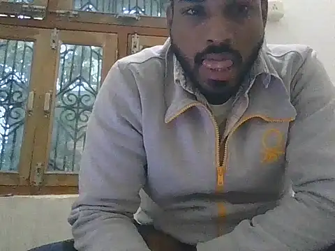 Raw12499 online show from December 17, 9:48 am