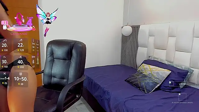 Snapshot of karoline_torres chatting on October 2, 7:10 pm karoline torres online show from October 2, 7:10 pm