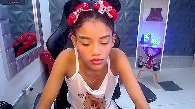 adisson petite1 online show from February 23, 5:32 pm