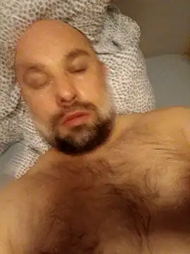 Snapshot of CristalDad chatting on October 8, 11:24 pm CristalDad online show from October 8, 11:24 pm