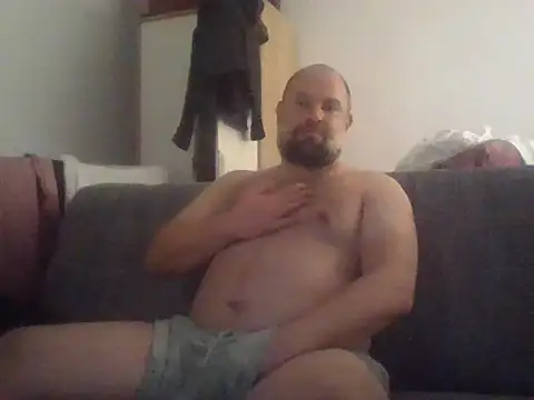 Snapshot of CristalDad chatting on October 23, 10:19 pm CristalDad online show from October 23, 10:19 pm