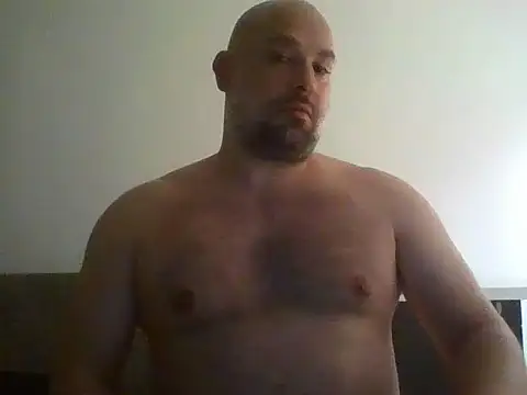 Snapshot of CristalDad chatting on October 27, 12:15 am CristalDad online show from October 27, 12:15 am