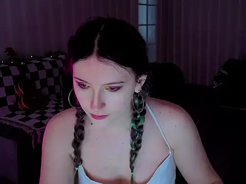 Snapshot of violet-siren-x chatting on May 15, 12:34 pm violet-siren-x online show from May 15, 12:34 pm