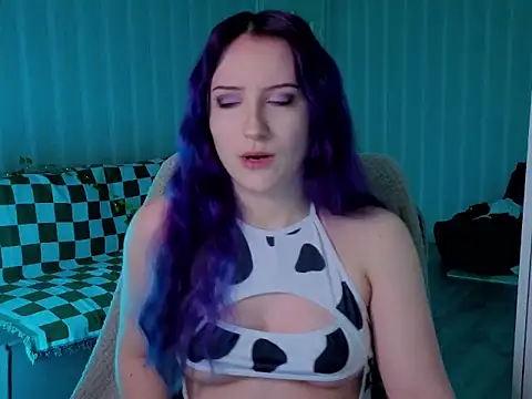 Snapshot of violet-siren-x chatting on May 29, 8:01 am violet-siren-x online show from May 29, 8:01 am