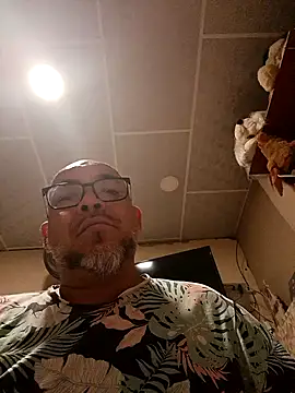 ANTHONYHOTT69 online show from January 18, 9:07 pm