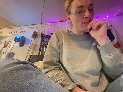 arianna1993 online show from February 6, 8:51 am