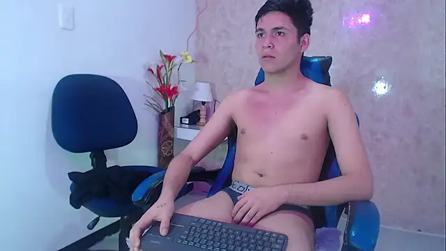 Aaron Foxxx online show from October 10, 1:10 pm