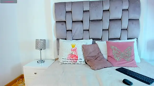 ChikiBom28 online show from October 12, 7:46 pm