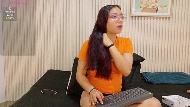 Abrilmirren online show from October 28, 11:14 am