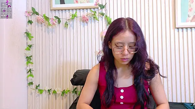 Abrilmirren online show from March 24, 11:15 am