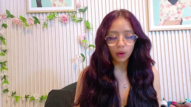 Abrilmirren online show from March 30, 11:11 am