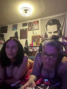 Snapshot of inkdmagz chatting on November 13, 12:42 am inkdmagz online show from November 13, 12:42 am