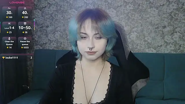 LeisaHopperstad online show from April 21, 2:12 pm