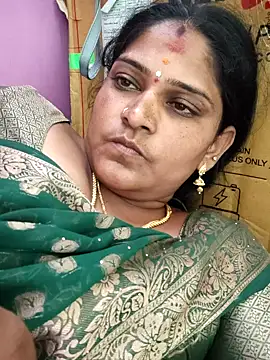 Snapshot of navyasree143 chatting on October 3, 5:37 am navyasree143 online show from October 3, 5:37 am