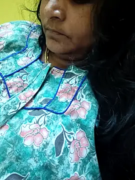 Snapshot of navyasree143 chatting on October 22, 4:35 am navyasree143 online show from October 22, 4:35 am