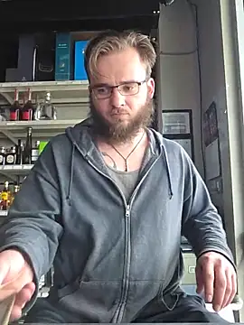 Snapshot of bear8t chatting on May 8, 2:55 pm bear8t online show from May 8, 2:55 pm