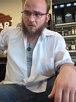 Snapshot of bear8t chatting on May 25, 9:54 pm bear8t online show from May 25, 9:54 pm