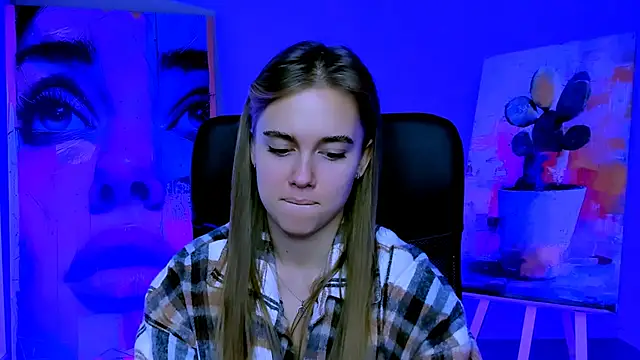 JuneWoods online show from November 17, 6:30 am