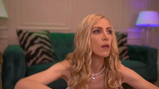 EllaBlake online show from April 19, 6:02 am