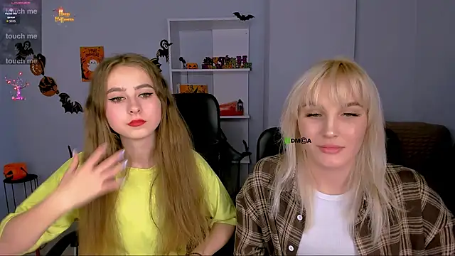 rebecca smile online show from October 31, 9:38 pm