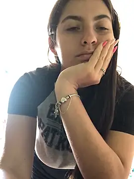 Snapshot of larj021bb chatting on November 9, 1:31 pm larj021bb online show from November 9, 1:31 pm