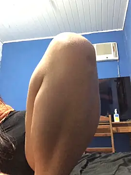 Snapshot of larj021bb chatting on February 8, 12:25 am larj021bb online show from February 8, 12:25 am