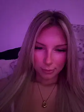 blondeeee online show from April 9, 4:23 pm