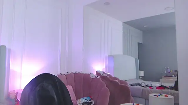 ChantalGarner online show from October 31, 12:50 pm