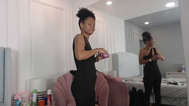 ChantalGarner online show from December 2, 12:54 pm