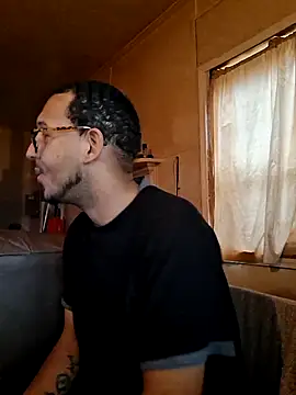 ThrowedWorldWide online show from December 2, 1:05 pm