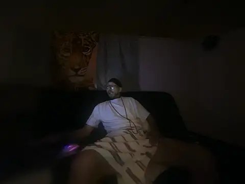 ThrowedWorldWide online show from April 21, 2:04 am