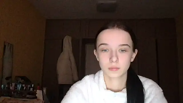 Emilia Light online show from February 11, 5:45 am