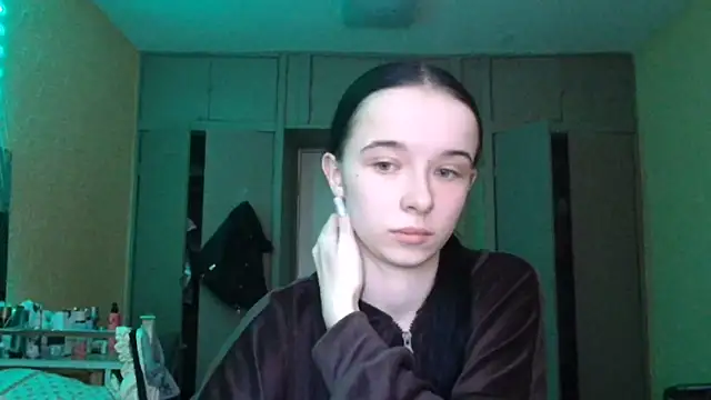 Emilia Light online show from March 10, 5:45 am