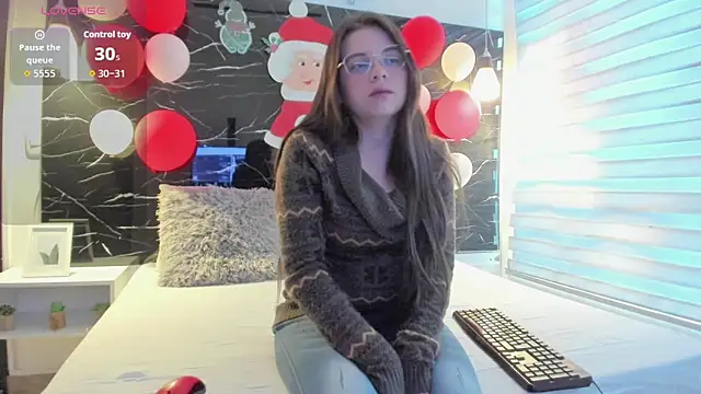 ZOE LE online show from December 22, 11:40 am