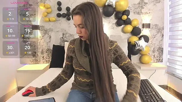 ZOE LE online show from April 18, 11:36 am